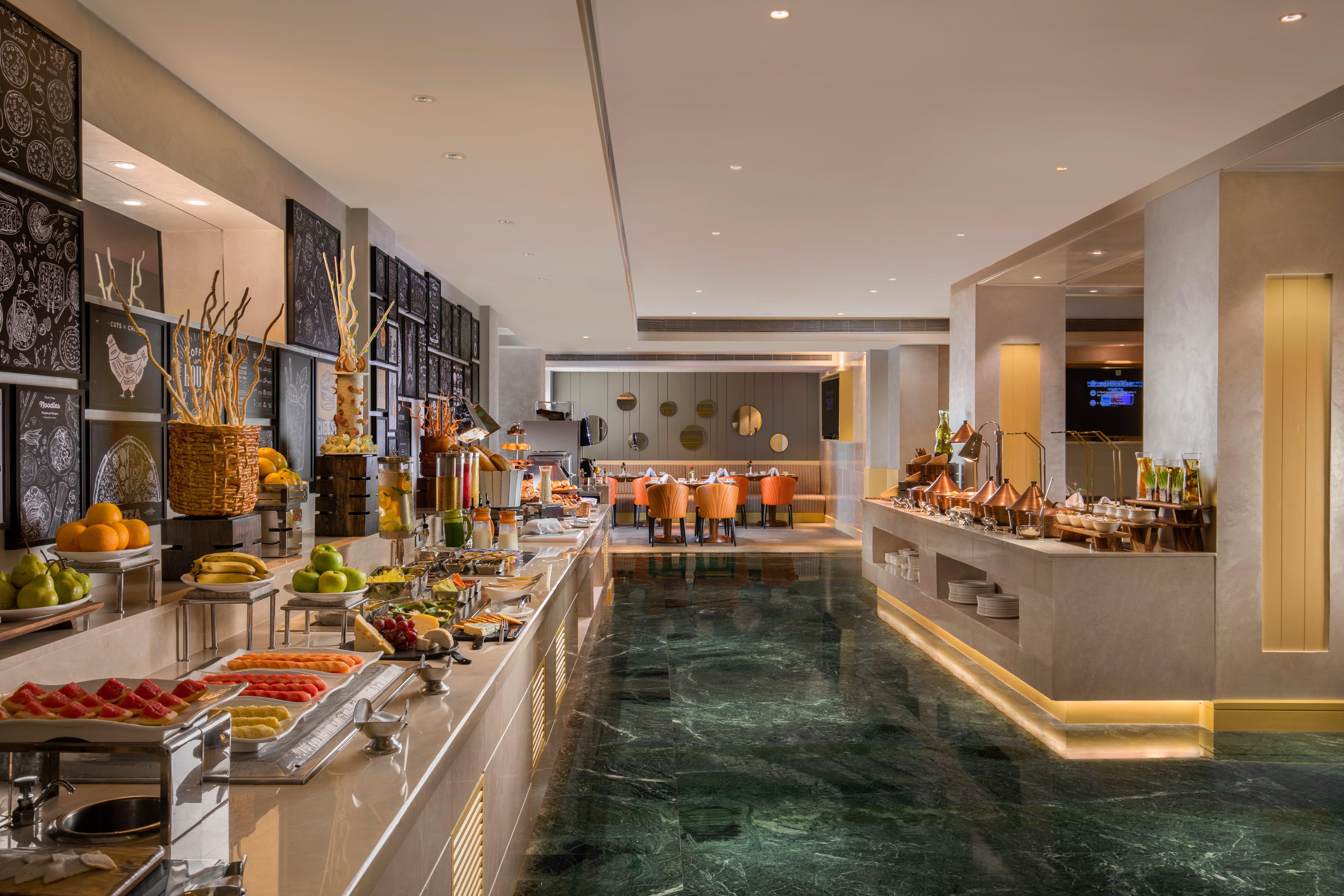 Holiday Inn Agra Mg Road An Ihg Hotel Екстер'єр фото The buffet at the hotel