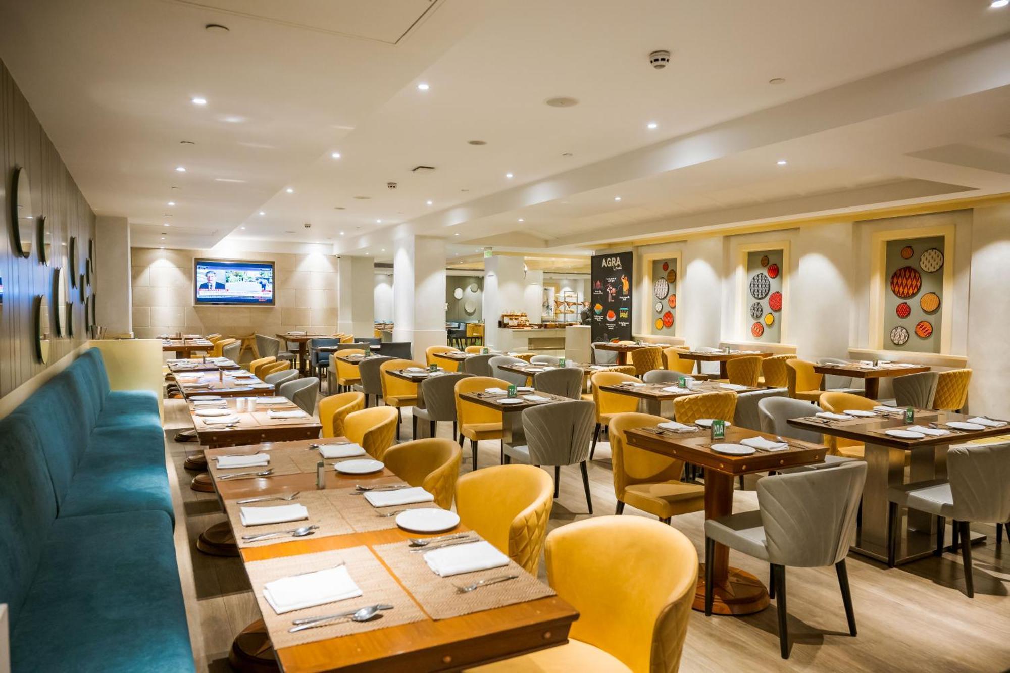 Holiday Inn Agra Mg Road An Ihg Hotel Екстер'єр фото The restaurant